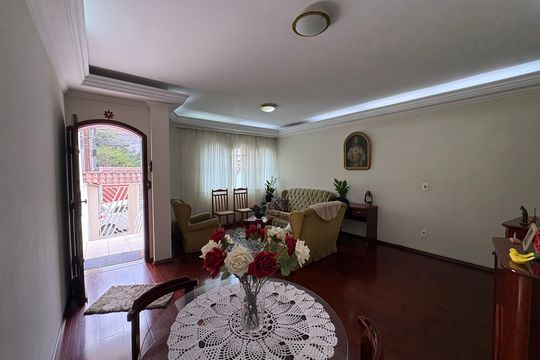 Casa à venda com 5 quartos, 360m² em Vila Humaita, Santo André