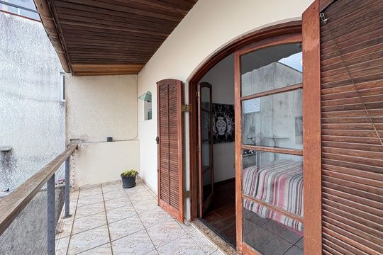 Sacada de casa à venda com 5 quartos, 360m² em Vila Humaita, Santo André
