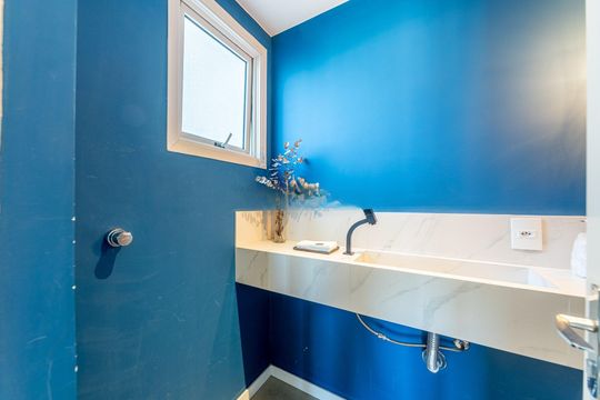 Banheiro da Suíte de apartamento à venda com 3 quartos, 121m² em Petrópolis, Porto Alegre