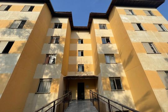 Fachada do bloco de apartamento para alugar com 2 quartos, 49m² em Arco Íris, Cotia