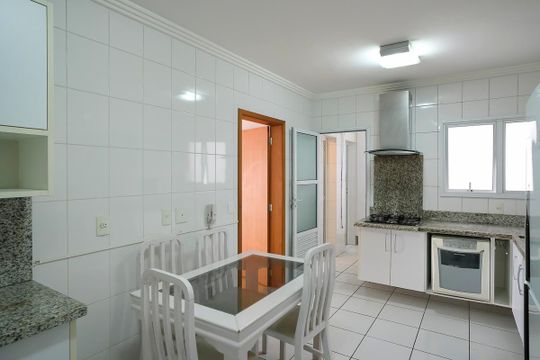 Cozinha de apartamento para alugar com 3 quartos, 123m² em Santa Paula, São Caetano do Sul