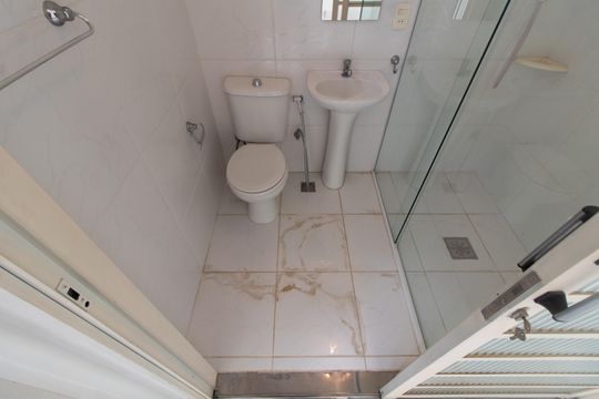 Banheiro da Suíte de casa à venda com 3 quartos, 160m² em Vila Angelino Rossi, Campinas