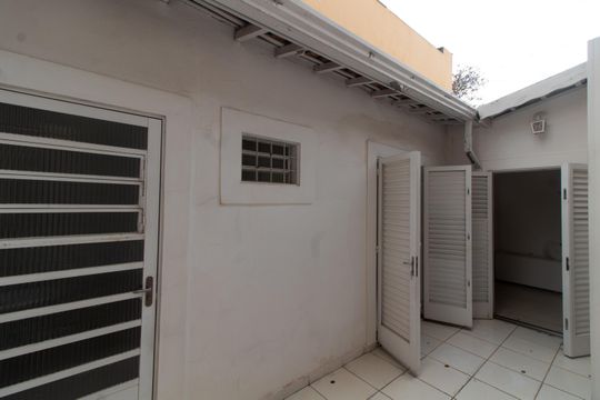 Área Externa de casa à venda com 3 quartos, 160m² em Vila Angelino Rossi, Campinas