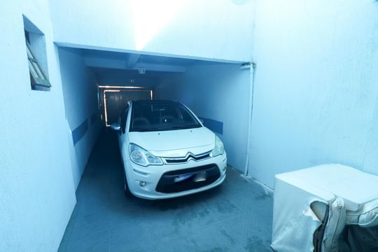 Garagem de casa para alugar com 3 quartos, 390m² em Partenon, Porto Alegre
