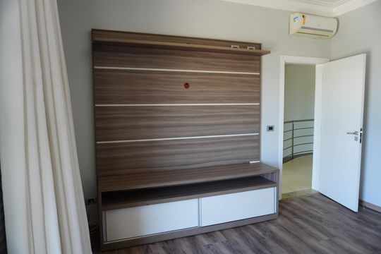Suíte  de casa de condomínio para alugar com 4 quartos, 330m² em Riviera Tamborlim, Americana