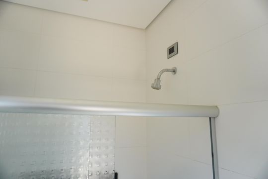 Banheiro da área Gourmet de casa de condomínio para alugar com 4 quartos, 330m² em Riviera Tamborlim, Americana
