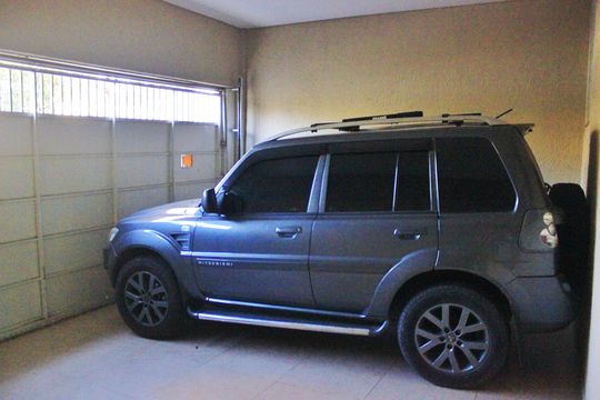 Garagem de casa à venda com 3 quartos, 238m² em Jardim Vila Galvao, Guarulhos