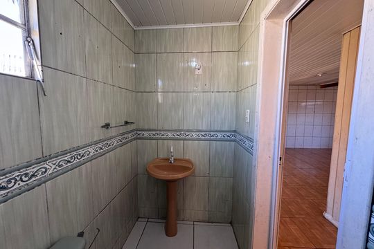 Banheiro de casa à venda com 2 quartos, 96m² em Feitoria, São Leopoldo