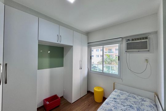 Quarto de apartamento à venda com 2 quartos, 70m² em Recreio dos Bandeirantes, Rio de Janeiro