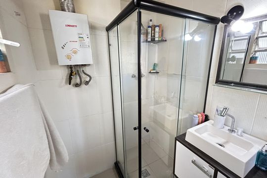 Banheiro de apartamento à venda com 1 quarto, 50m² em Todos Os Santos, Rio de Janeiro