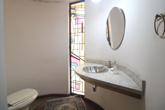 Lavabo de casa para alugar com 5 quartos, 570m² em Interlagos, São Paulo