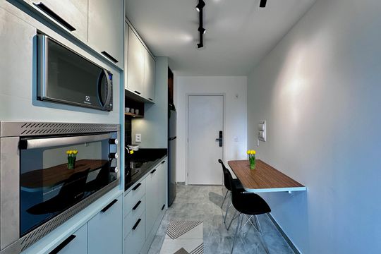 Cozinha de kitnet/studio para alugar com 0 quarto, 26m² em Jardim das Acacias, São Paulo