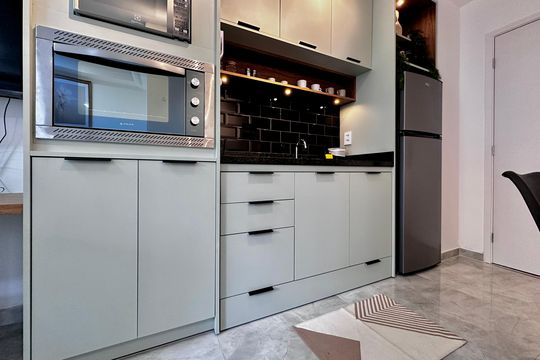 Cozinha de kitnet/studio para alugar com 0 quarto, 26m² em Jardim das Acacias, São Paulo