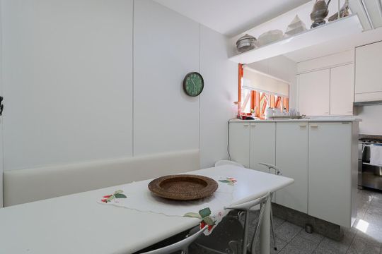 Cozinha de casa à venda com 4 quartos, 360m² em Vila Pauliceia, São Paulo
