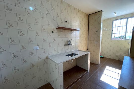 Cozinha e Área de Serviço de apartamento para alugar com 2 quartos, 52m² em Vila Butantã, São Paulo