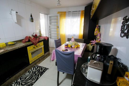 Cozinha de casa de condomínio à venda com 3 quartos, 380m² em Taquara, Rio de Janeiro