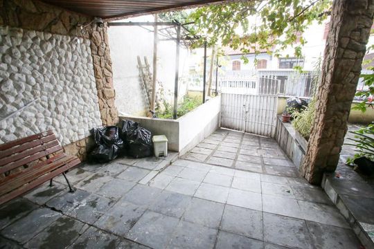 Garagem de casa de condomínio à venda com 3 quartos, 380m² em Taquara, Rio de Janeiro