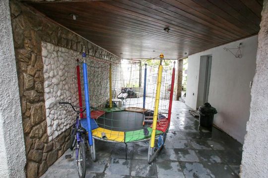 Garagem de casa de condomínio à venda com 3 quartos, 380m² em Taquara, Rio de Janeiro
