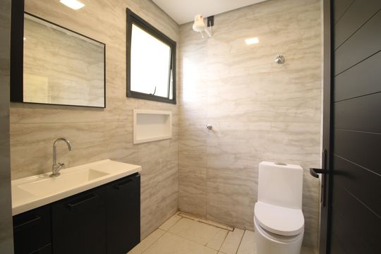 Banheiro de kitnet/studio para alugar com 1 quarto, 22m² em Socorro, São Paulo