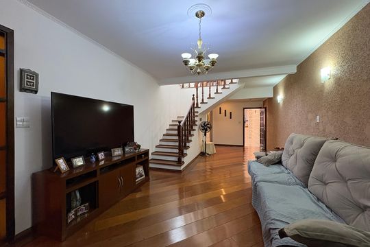 Casa à venda com 5 quartos, 320m² em Vila Valparaíso, Santo André