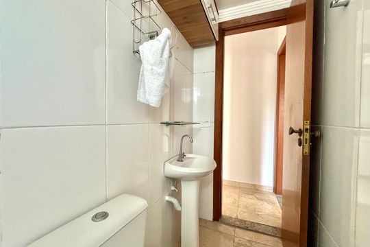 Banheiro Social de apartamento à venda com 2 quartos, 56m² em Vila Santa Catarina, São Paulo