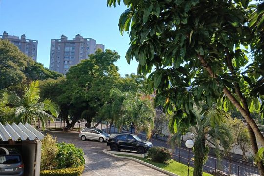 Apartamento para alugar com 3 quartos, 132m² em Jardim Lindóia, Porto Alegre