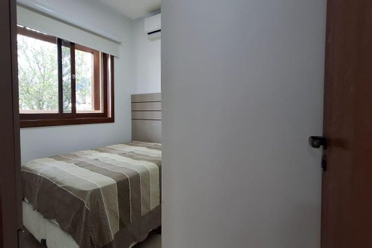 Quarto 1 de casa para alugar com 3 quartos, 260m² em Canasvieiras, Florianópolis