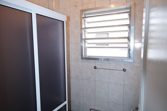 Banheiro de apartamento para alugar com 1 quarto, 40m² em Canto do Forte, Praia Grande