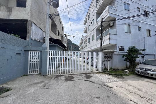 Fachada do condomínio de apartamento para alugar com 1 quarto, 50m² em Vargem Pequena, Rio de Janeiro
