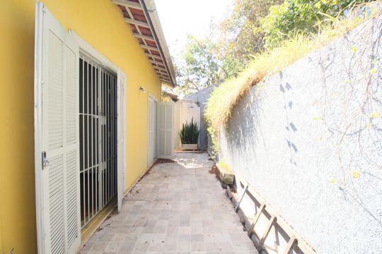 Quintal de casa à venda com 3 quartos, 250m² em Jardim Lar Sao Paulo, São Paulo