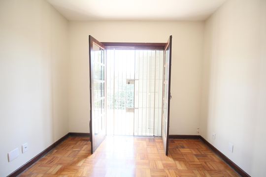 Quarto 1 de casa à venda com 3 quartos, 250m² em Jardim Lar Sao Paulo, São Paulo