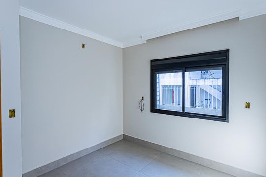 Quarto 2 de casa à venda com 3 quartos, 150m² em São Domingos, São Paulo