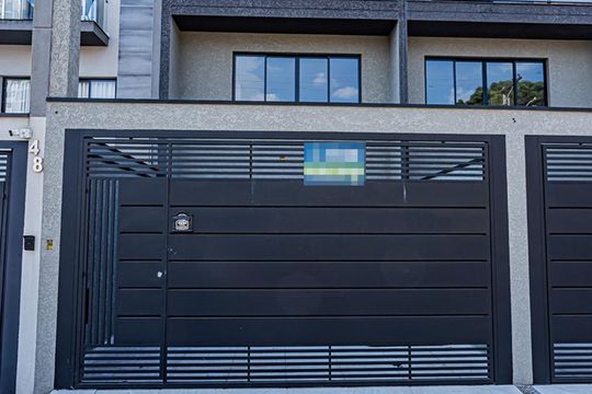 Fachada de casa à venda com 3 quartos, 150m² em São Domingos, São Paulo