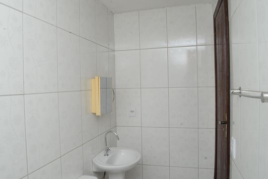 Banheiro Social de casa para alugar com 2 quartos, 85m² em Novo Alvorada, Belo Horizonte