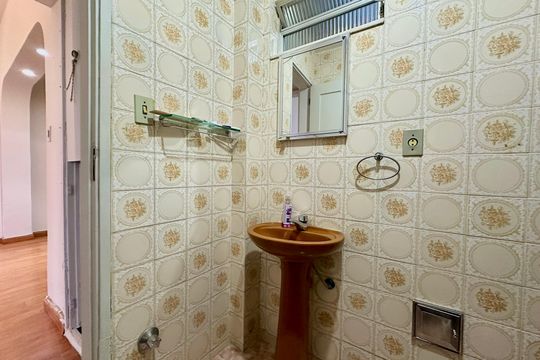 Banheiro de apartamento para alugar com 1 quarto, 53m² em Catete, Rio de Janeiro
