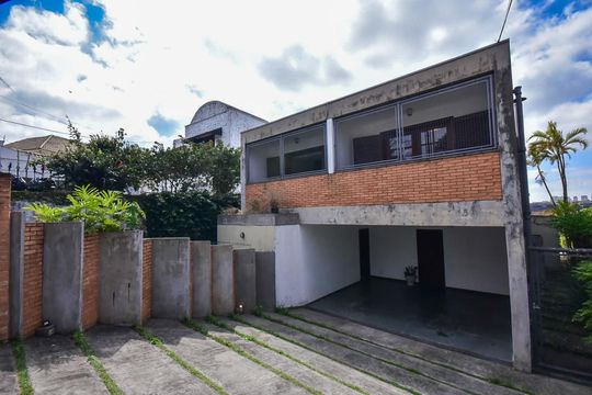Garagem de casa à venda com 5 quartos, 316m² em Jardim Leonor, São Paulo