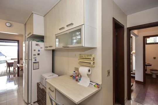 Cozinha de casa à venda com 5 quartos, 316m² em Jardim Leonor, São Paulo