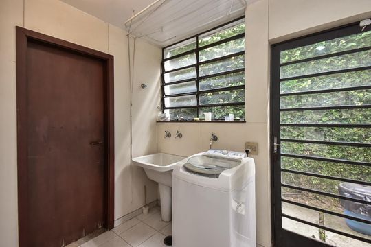 Área de Serviço de casa à venda com 5 quartos, 316m² em Jardim Leonor, São Paulo