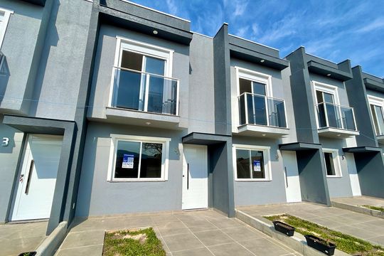 Fachada de casa à venda com 2 quartos, 67m² em São Jorge, Novo Hamburgo