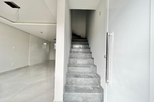 Escada de casa à venda com 2 quartos, 67m² em São Jorge, Novo Hamburgo