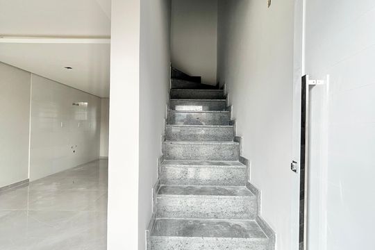 Escada de casa à venda com 2 quartos, 67m² em São Jorge, Novo Hamburgo