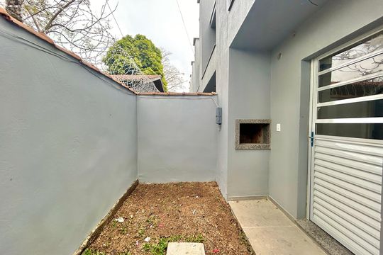 Quintal de casa à venda com 2 quartos, 67m² em São Jorge, Novo Hamburgo
