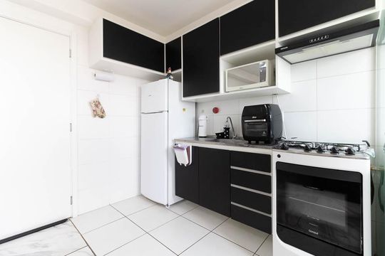 Cozinha de apartamento à venda com 2 quartos, 40m² em Parque Bristol, São Paulo