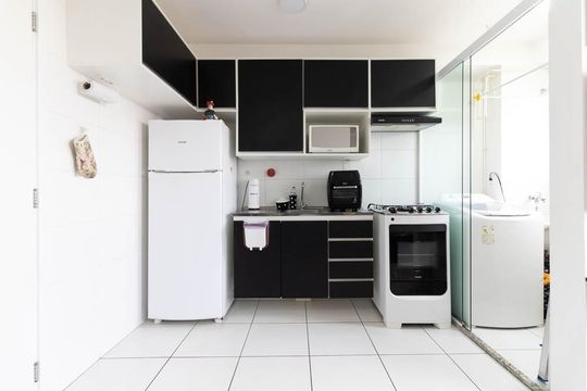 Cozinha de apartamento à venda com 2 quartos, 40m² em Parque Bristol, São Paulo