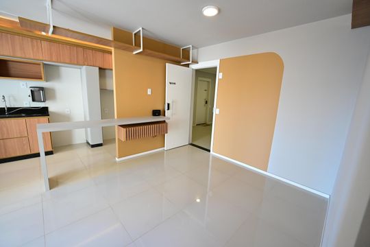 Sala de apartamento à venda com 2 quartos, 58m² em Setor Bela Vista, Goiânia