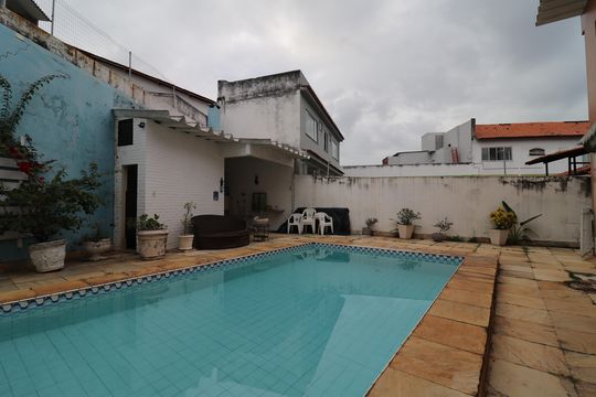 Área externa de casa à venda com 5 quartos, 356m² em Jardim Guanabara, Rio de Janeiro