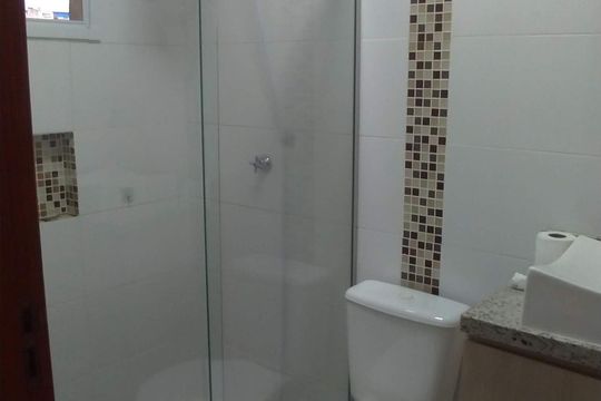 Banheiro de apartamento à venda com 2 quartos, 50m² em Utinga, Santo André