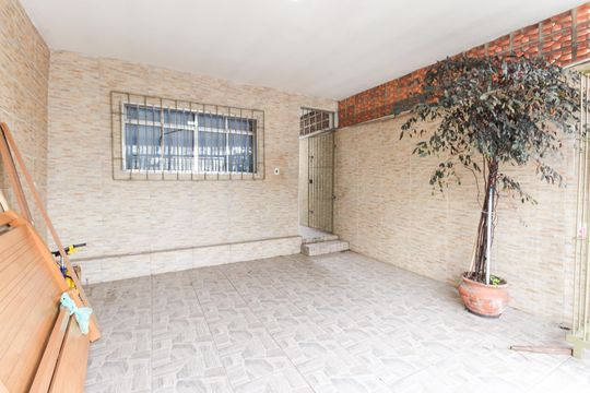 Garagem de casa para alugar com 3 quartos, 110m² em Vila Rosaria, São Paulo