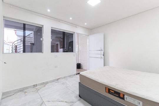 Quarto Edícula de casa para alugar com 3 quartos, 110m² em Vila Rosaria, São Paulo