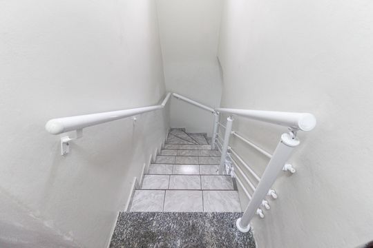 Escada de casa para alugar com 3 quartos, 110m² em Vila Rosaria, São Paulo